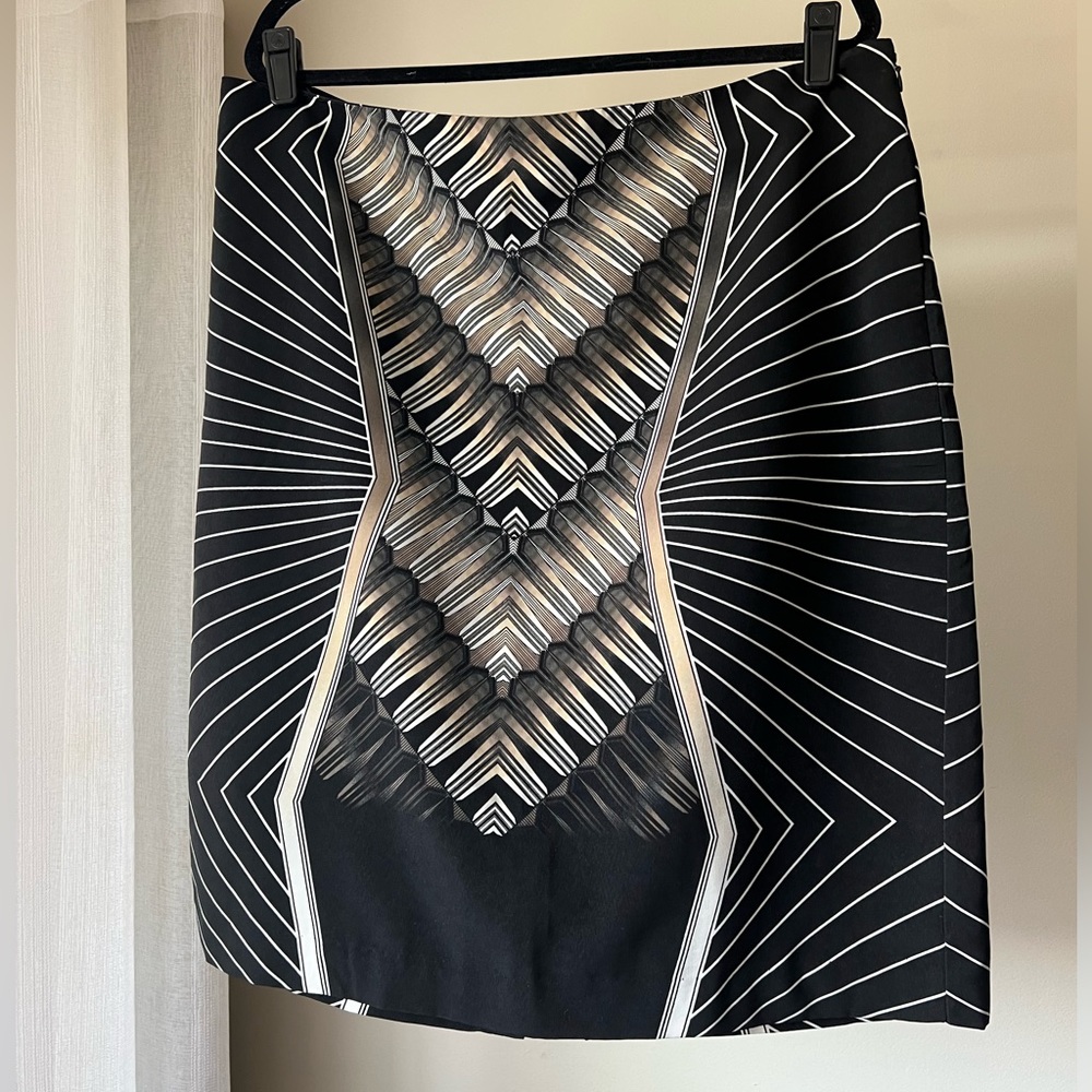 Worthington skirt, size 18, Art Deco print